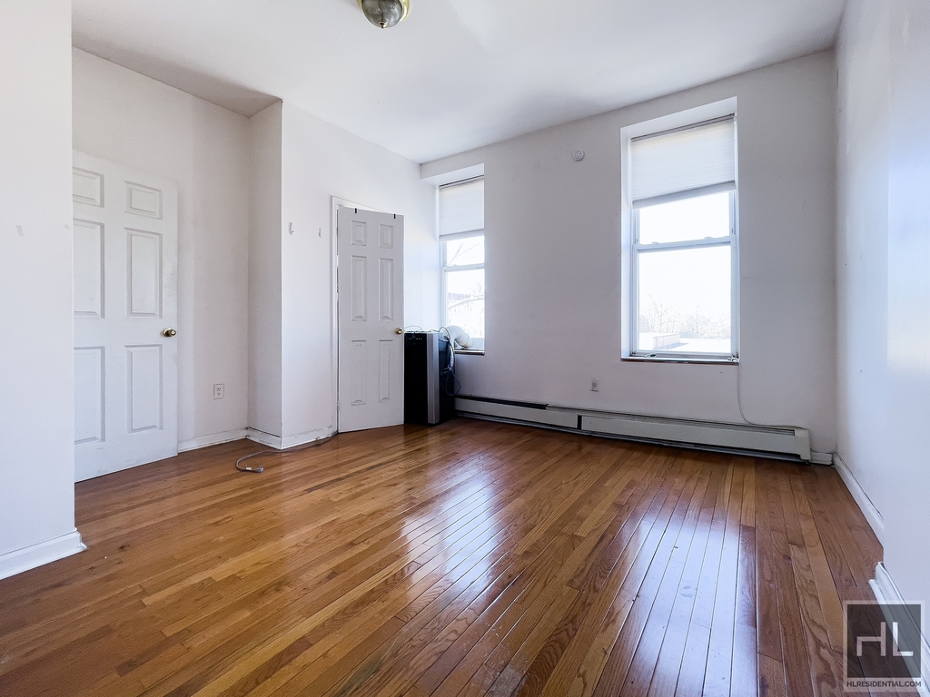 65 Ralph Avenue - Photo 12