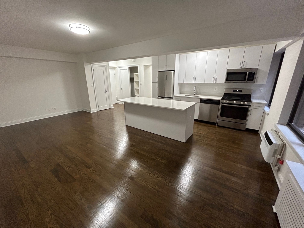 157 East 57th Street - Photo 1