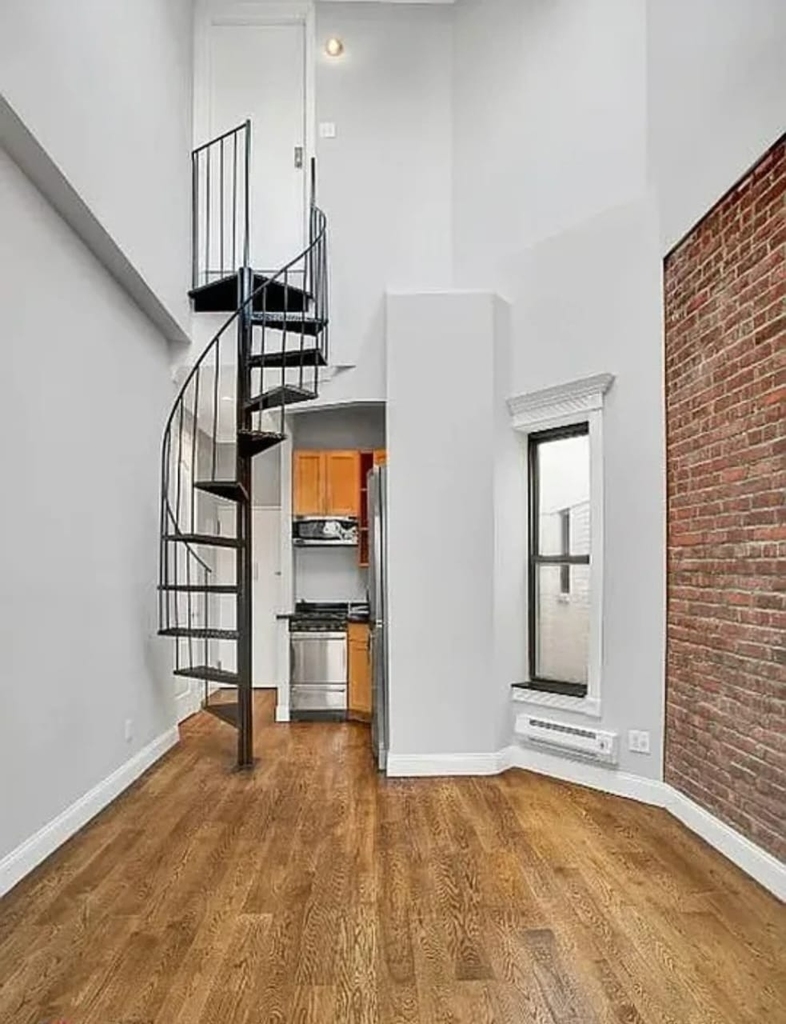 209 East 25th Street - Photo 1