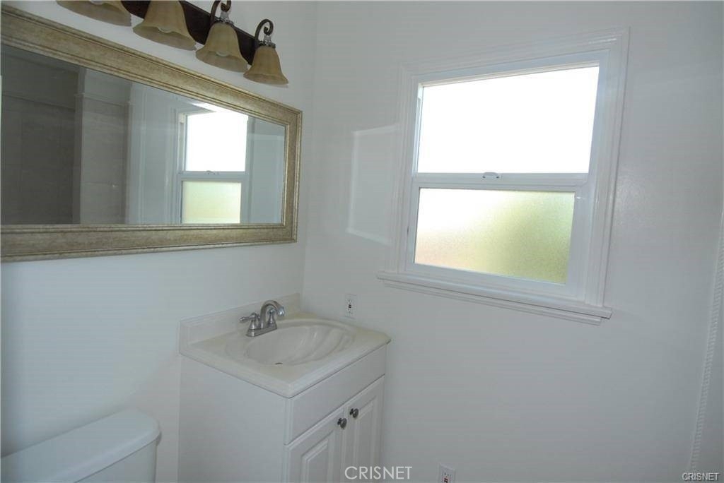 13833 Hamlin Street - Photo 7