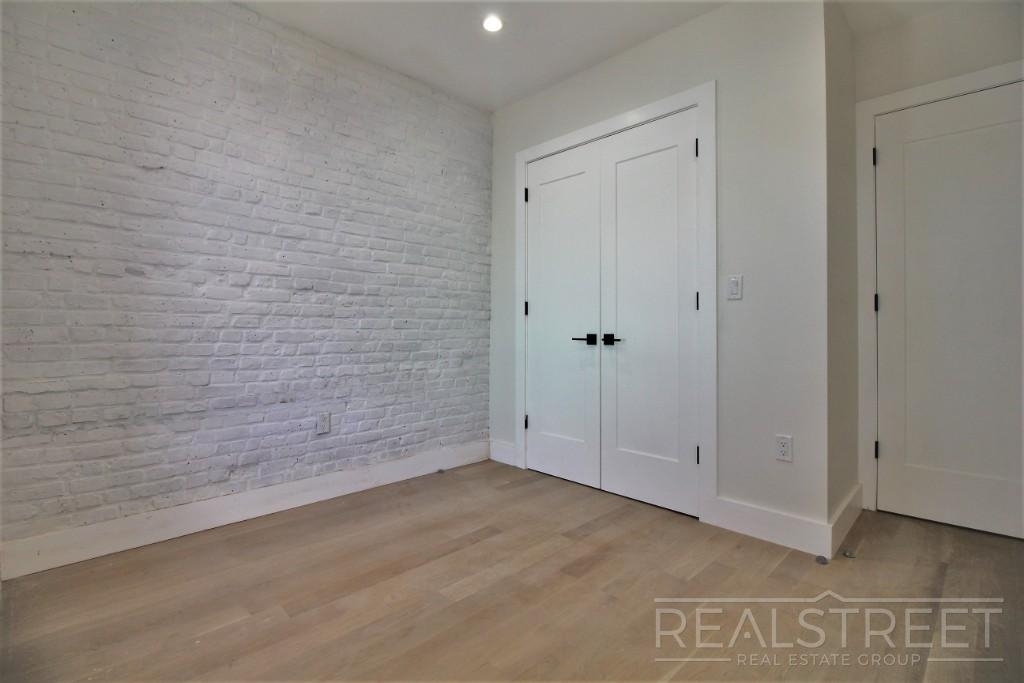 645 Knickerbocker Ave - Photo 11