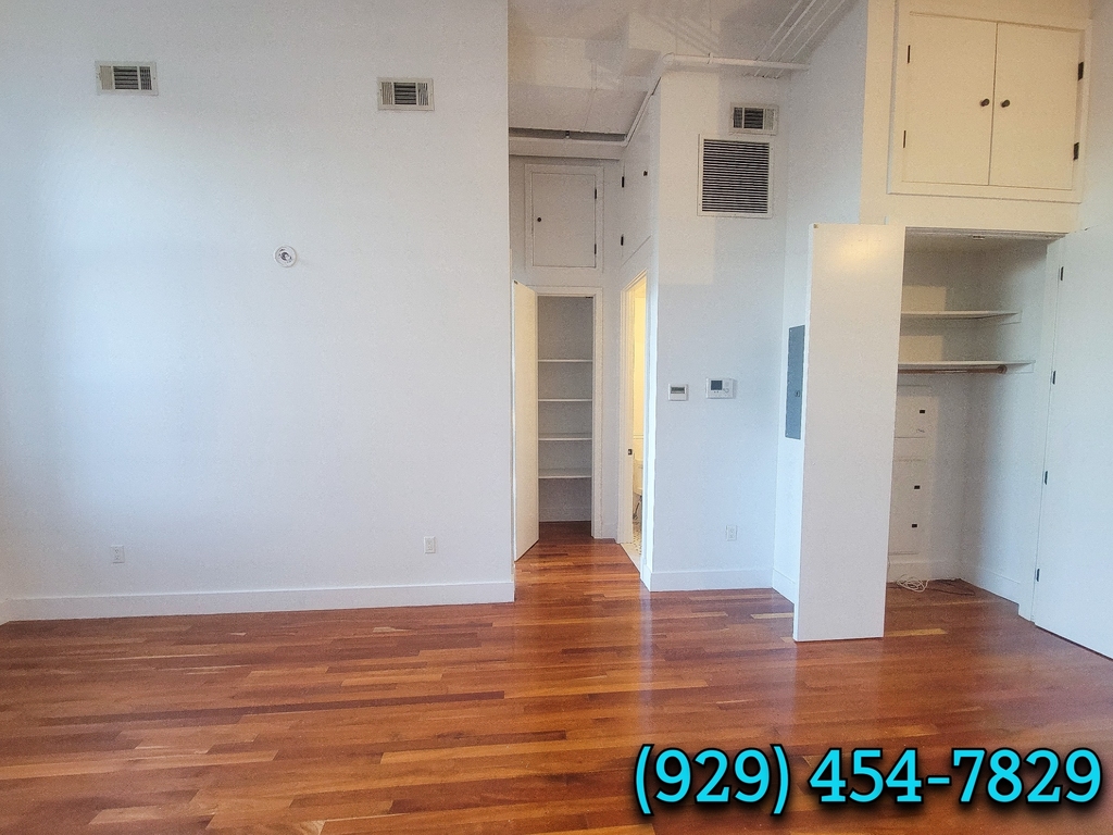 180 Bainbridge Street - Photo 4