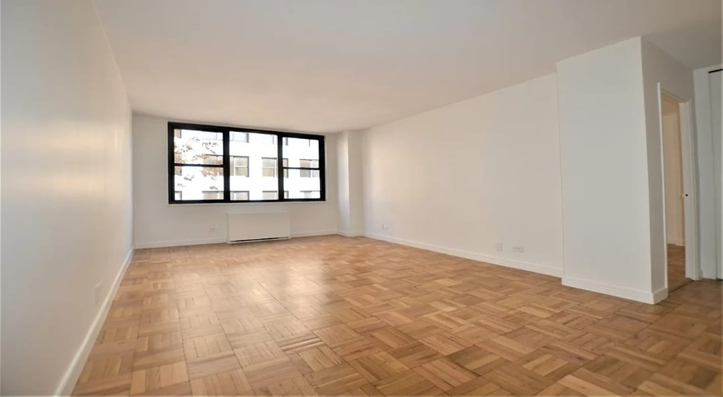 333 East 49th Street - Photo 1