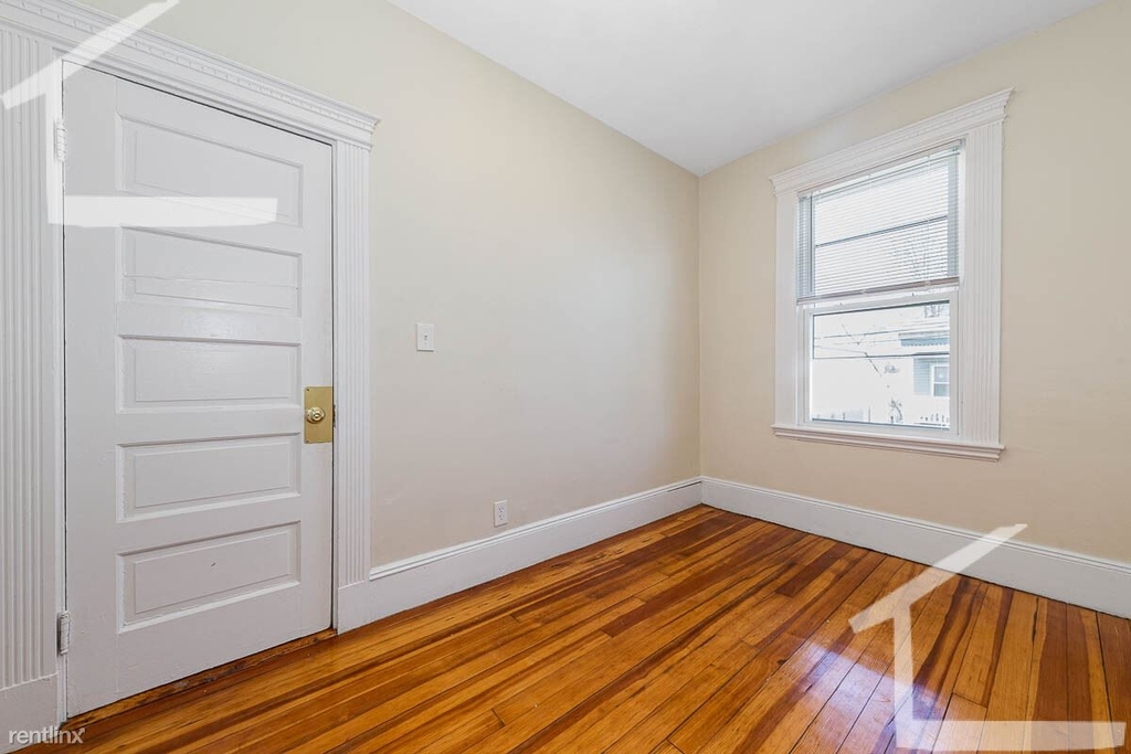 42 Brackett St Apt 1r - Photo 4