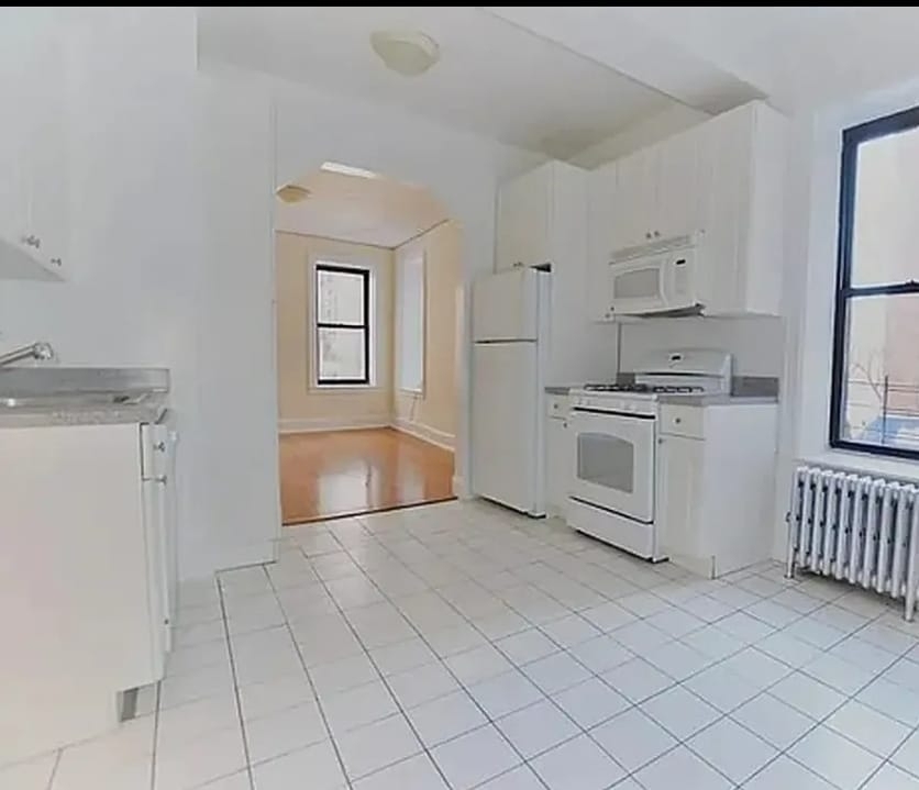 243 East 38th Street - Photo 1