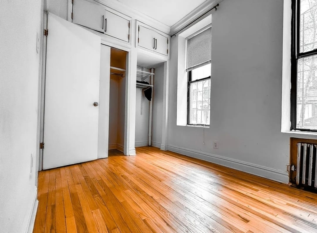 326 East 58th Street - Photo 5