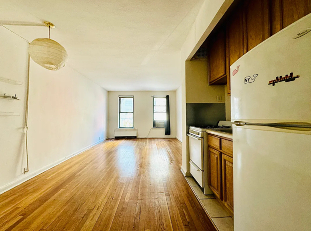 398 East 52nd Street - Photo 2