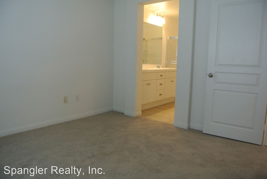 775 Harbor Cliff Way #163 - Photo 5