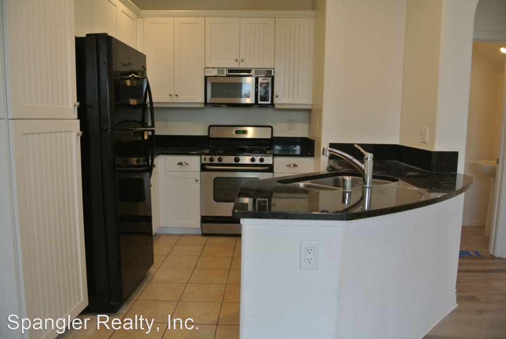 775 Harbor Cliff Way #163 - Photo 3