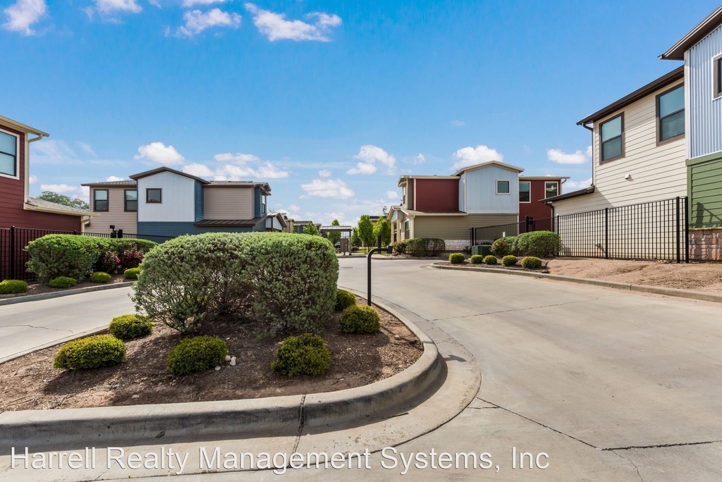 400 Bosque Blvd., Apt. 201 - Photo 10