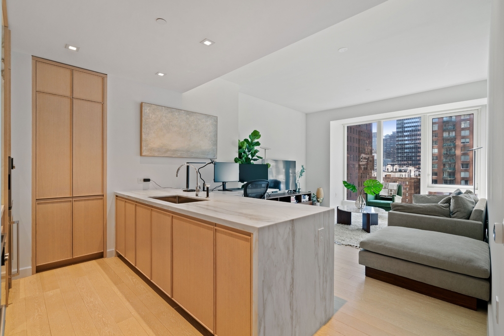 138 East 50th Street - Photo 2