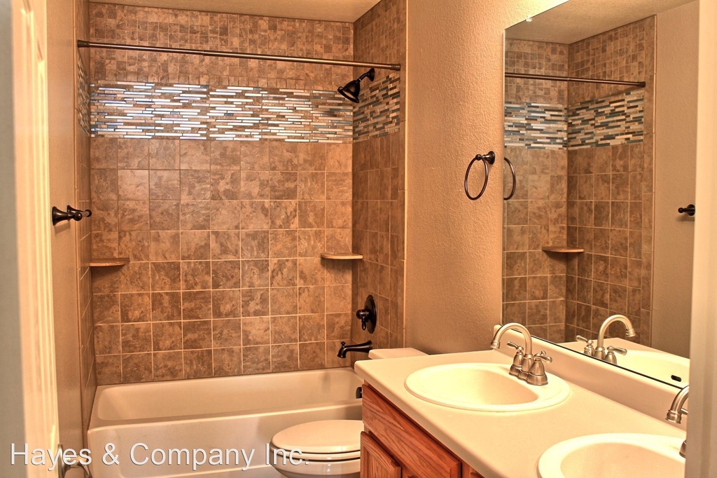 5977 Raleigh Cir. - Photo 6