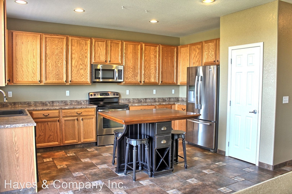 5977 Raleigh Cir. - Photo 3