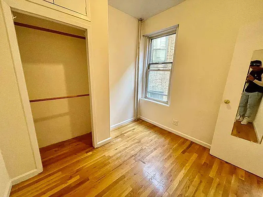 522 East 11th Street - Photo 0