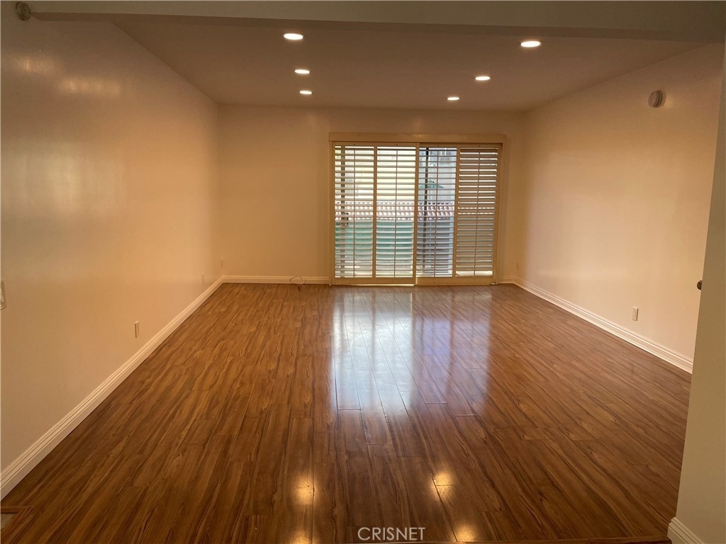 5460 White Oak Avenue - Photo 4