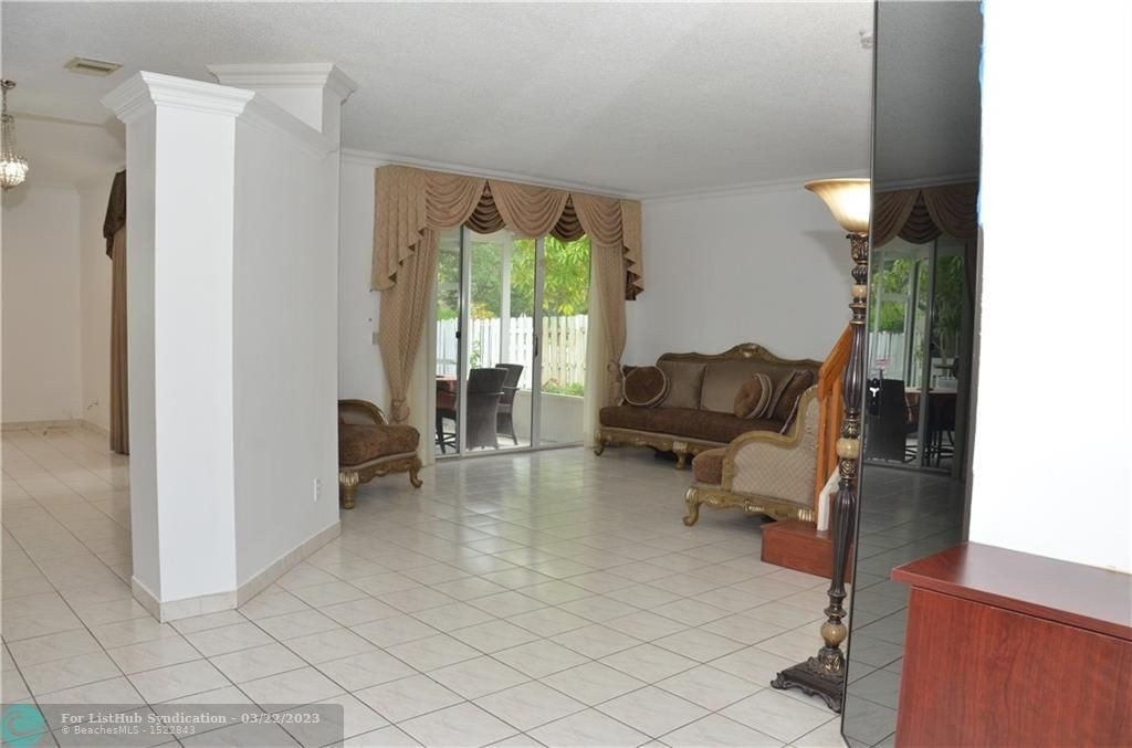 7470 Nw 1st Pl - Photo 4