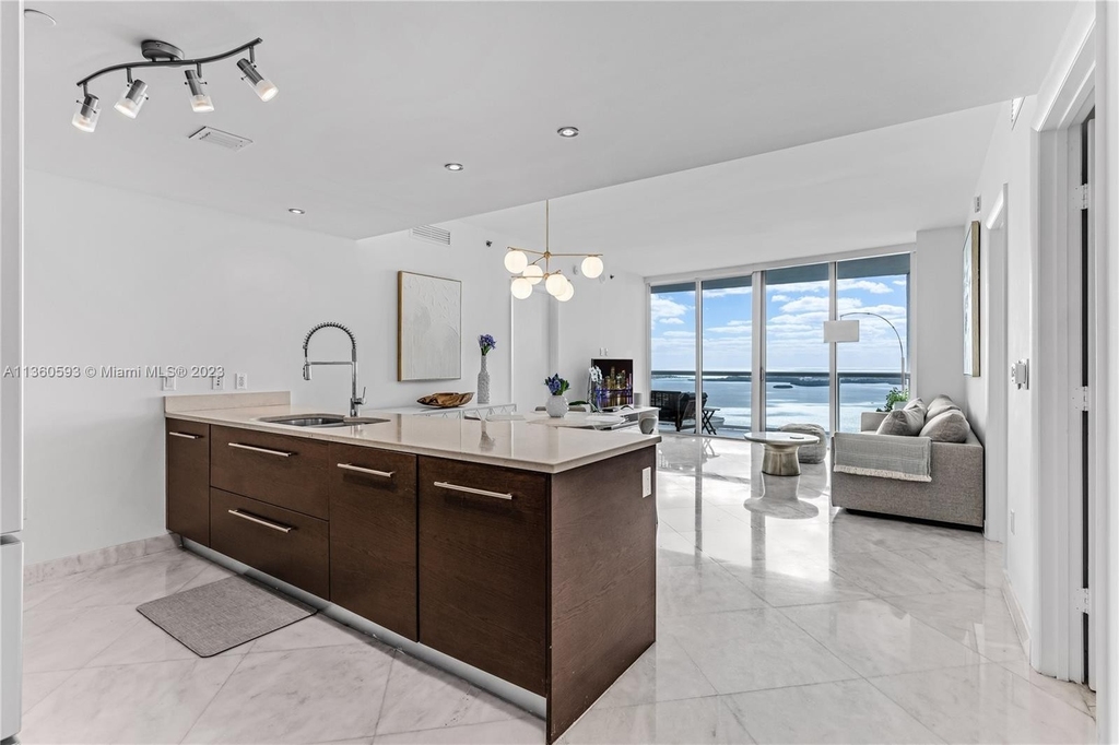 475 Brickell Ave - Photo 3