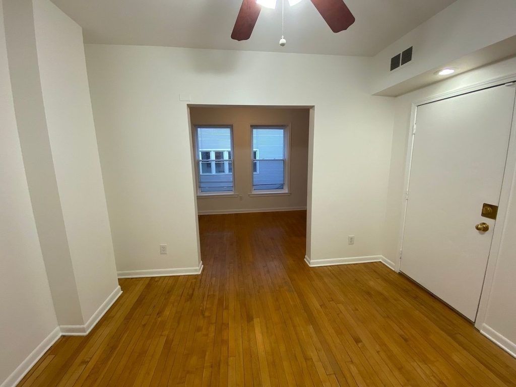 852 W Diversey Parkway - Photo 14