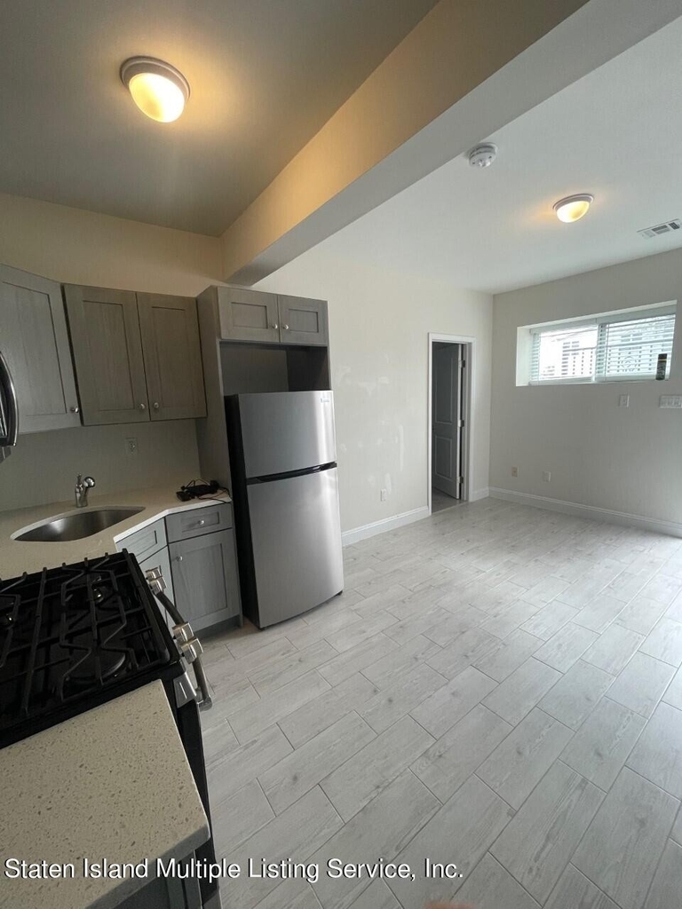 216 Nippon Avenue - Photo 1