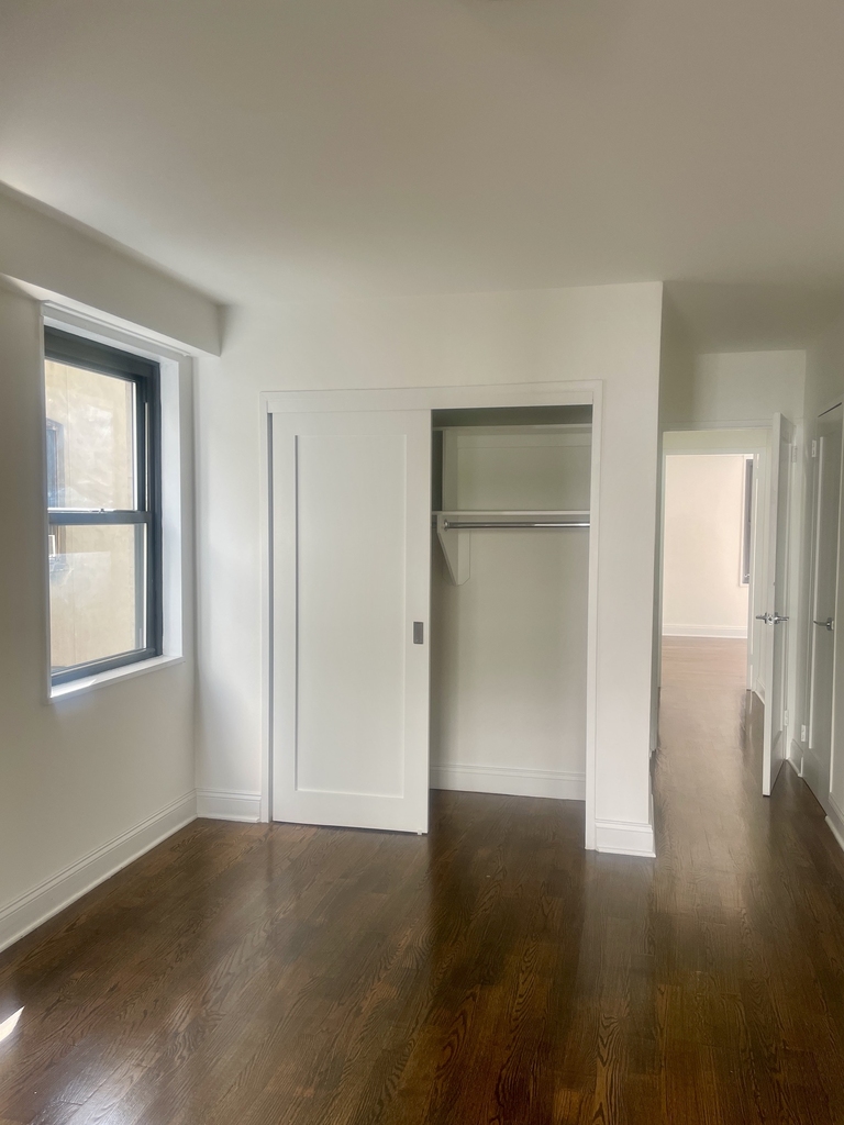 East 89th Street - Photo 7