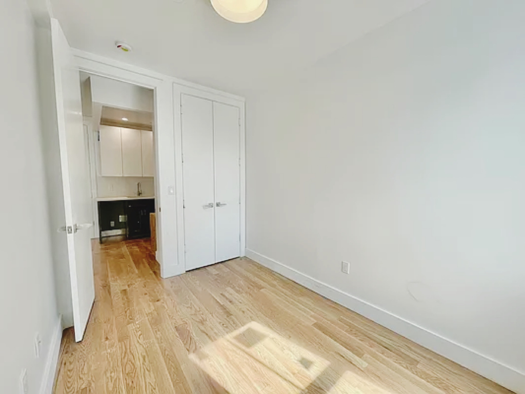 754 Grand Street - Photo 8