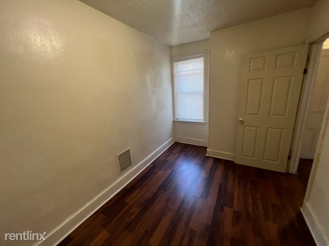 109 East 24th Street - Photo 5