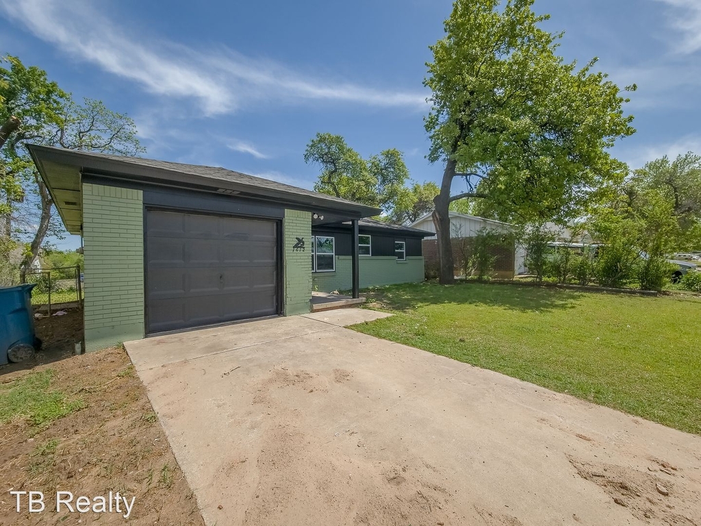 1612 Mcgregor Dr - Photo 1