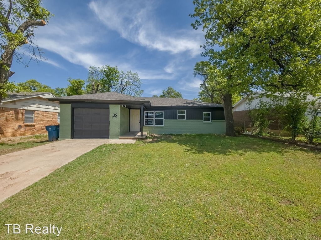 1612 Mcgregor Dr - Photo 0