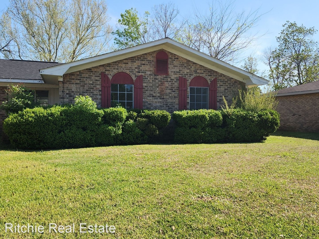 5715 Larkspur Drive - Photo 0