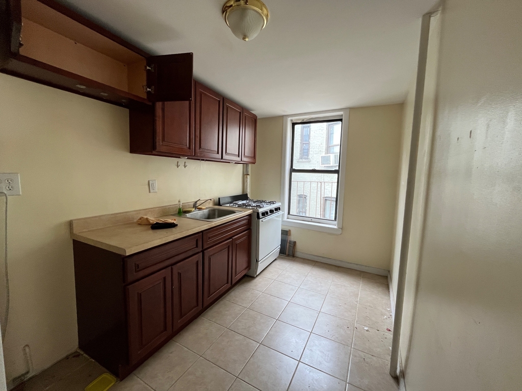 500 West 213th Street - Photo 3