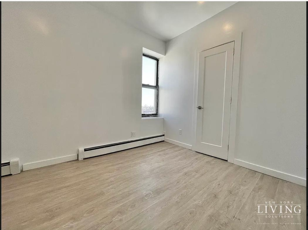 879 Dekalb Avenue - Photo 2