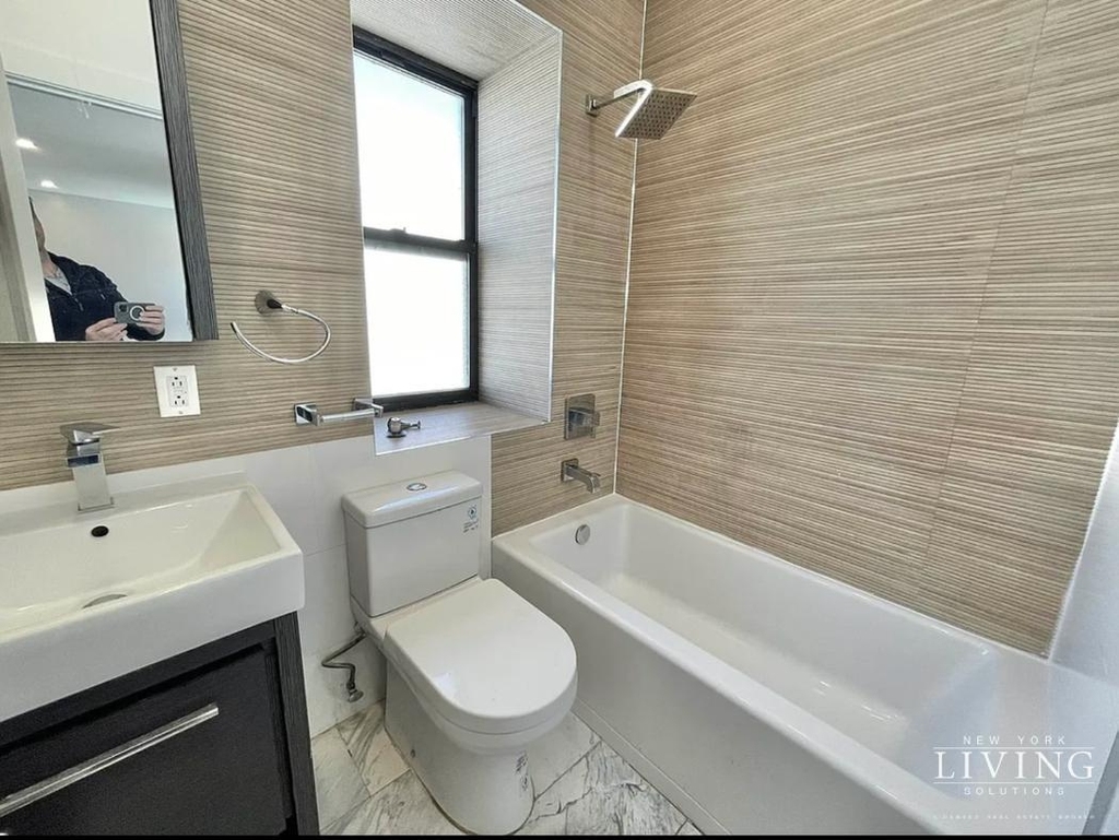 879 Dekalb Avenue - Photo 5