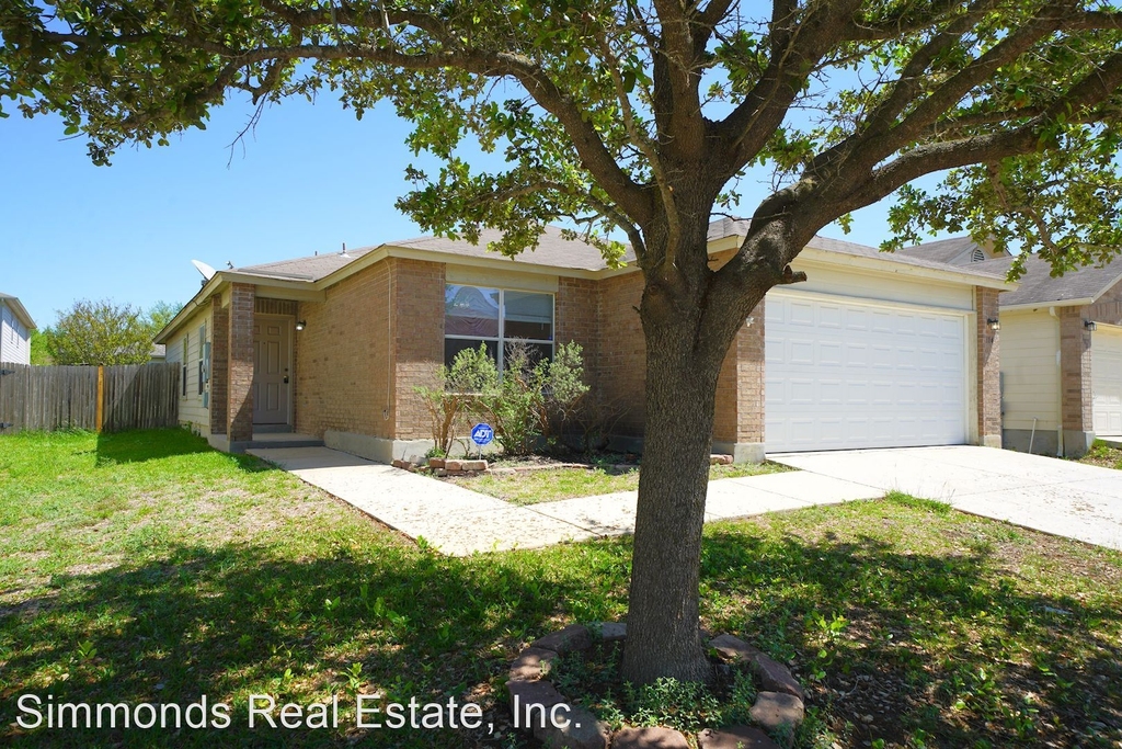 104 Lone Star Way - Photo 2