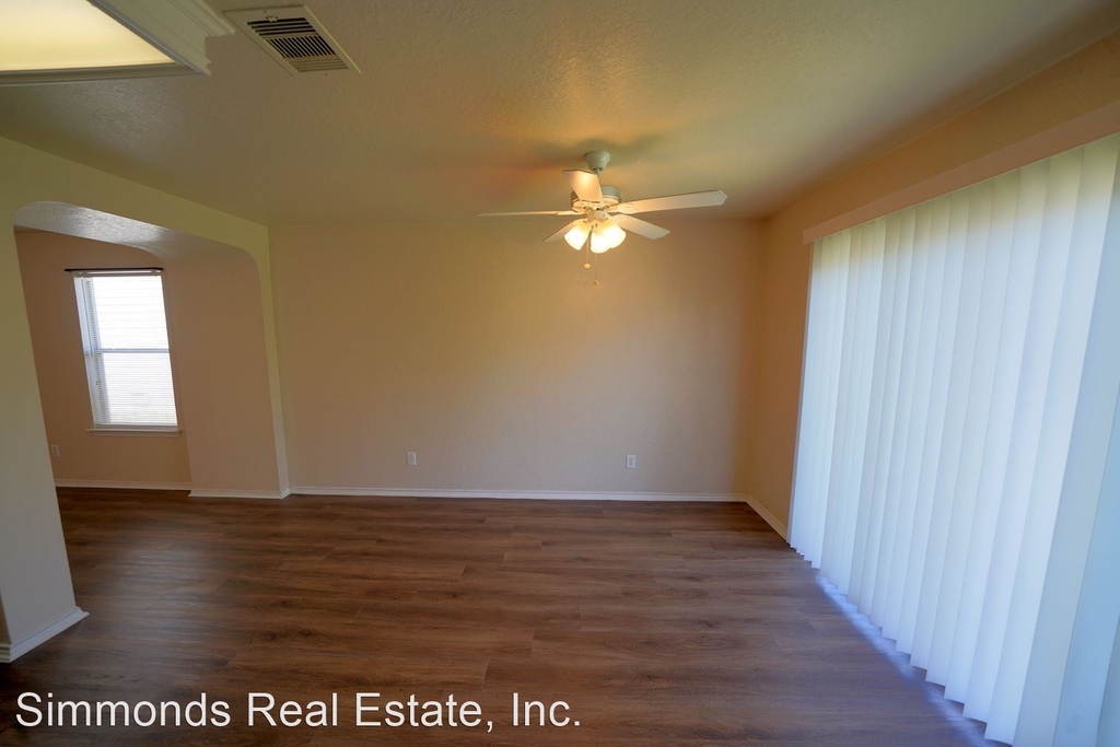 104 Lone Star Way - Photo 21