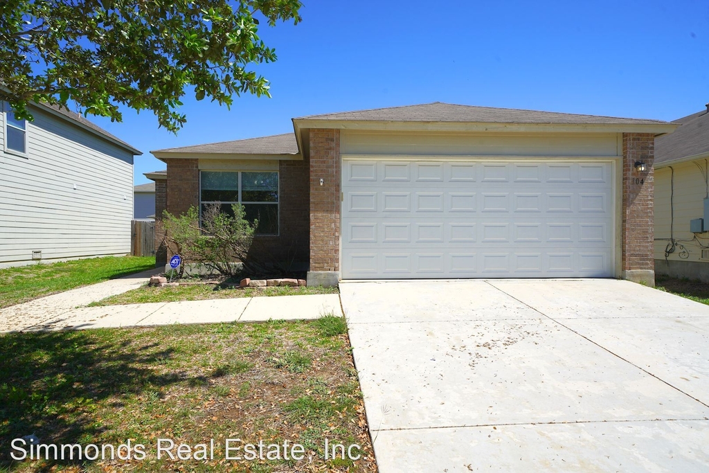 104 Lone Star Way - Photo 0