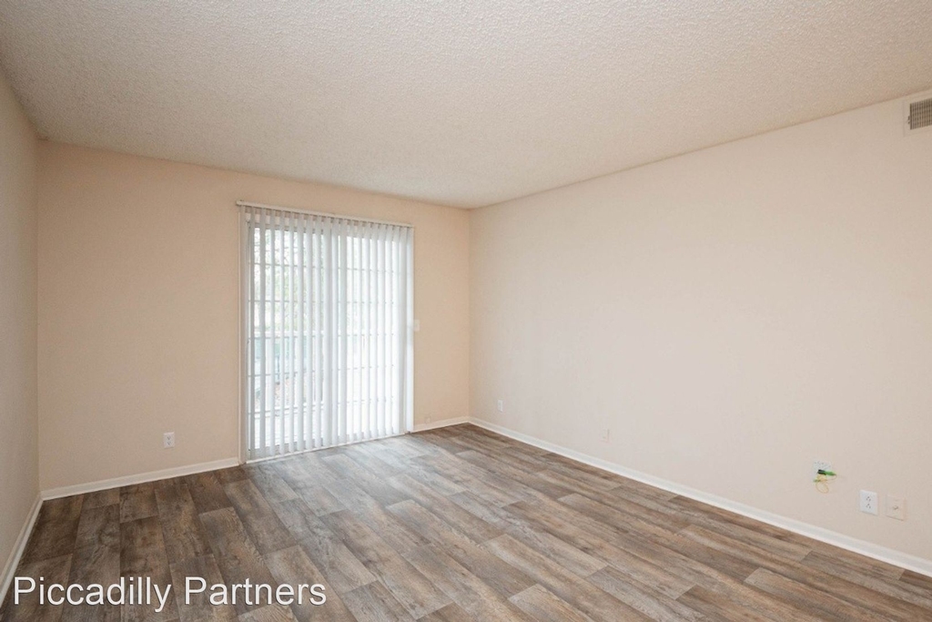 500 Windsor Green Blvd - Photo 2