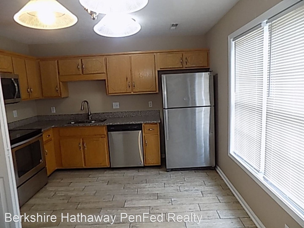 1054 Red Apple Court - Photo 2