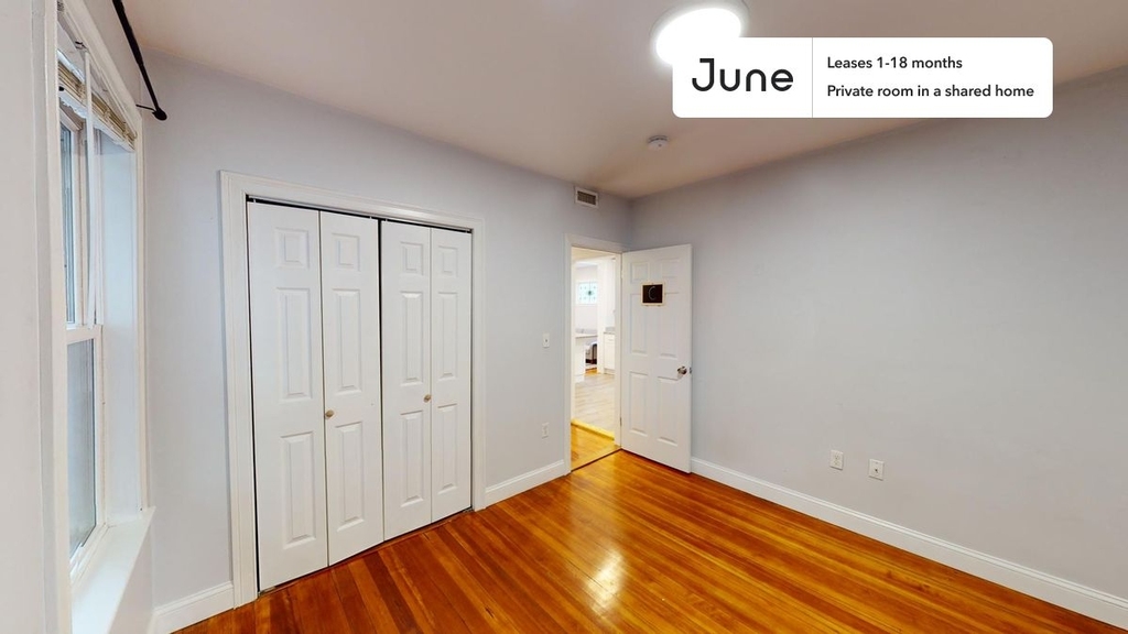 28 Hunnewell Avenue - Photo 0