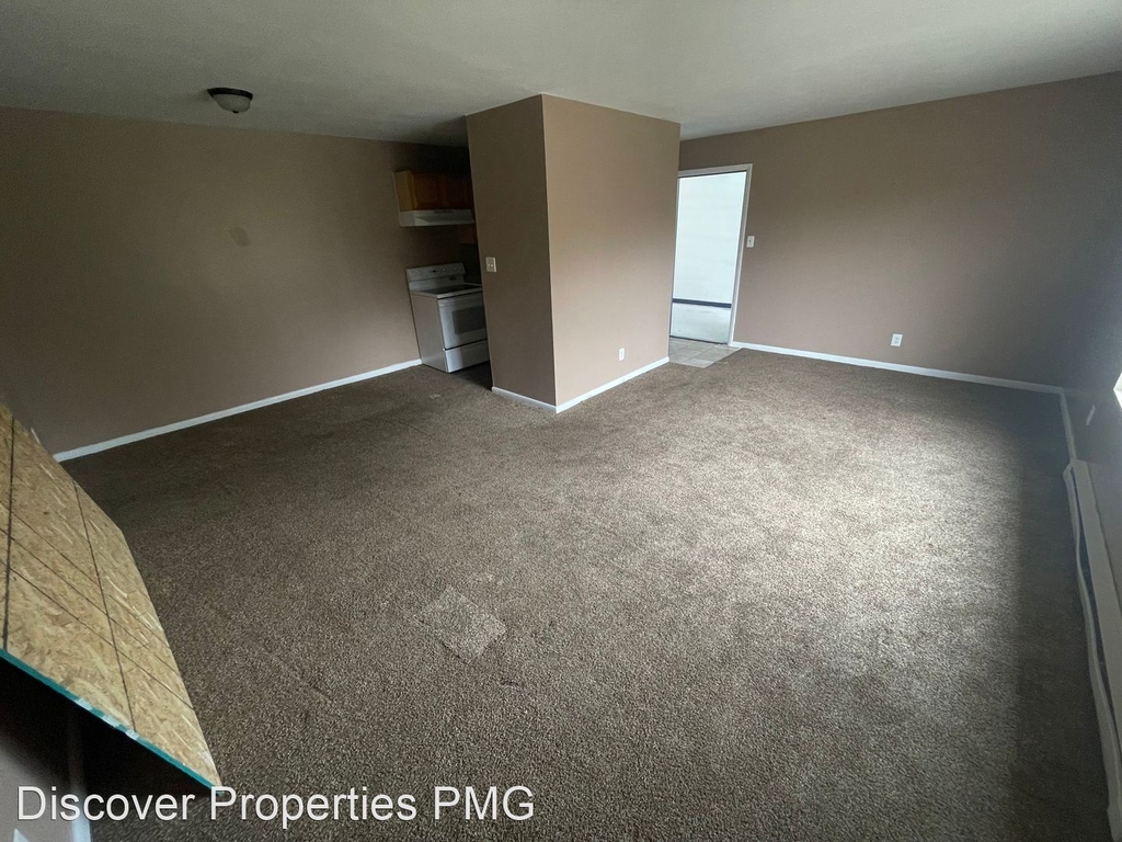 6220 E 11th Street - Photo 2