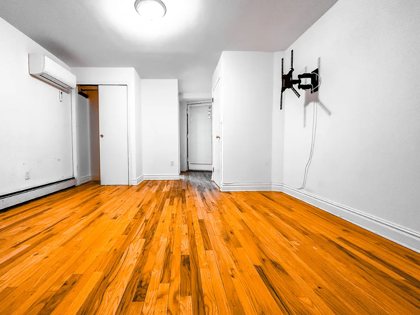 326 East 58th Street - Photo 3