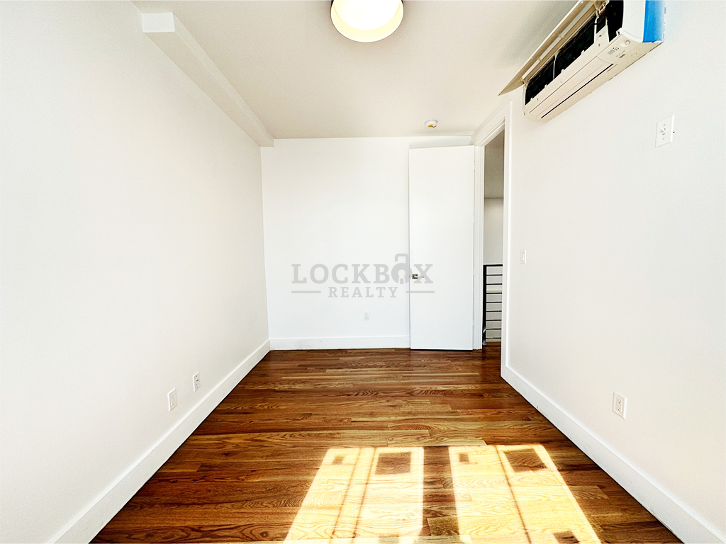 754 Grand Street - Photo 12