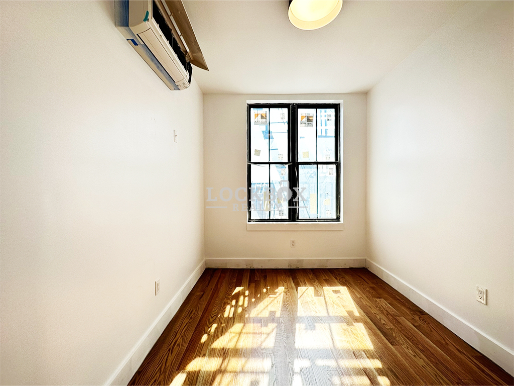 754 Grand Street - Photo 11