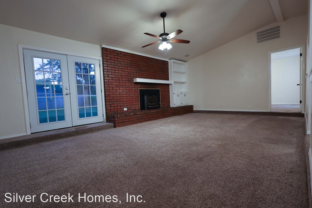 1808 Ridgewood Dr - Photo 6