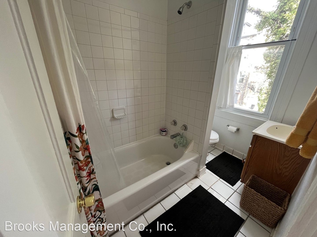 1711 Bolton St - Photo 6