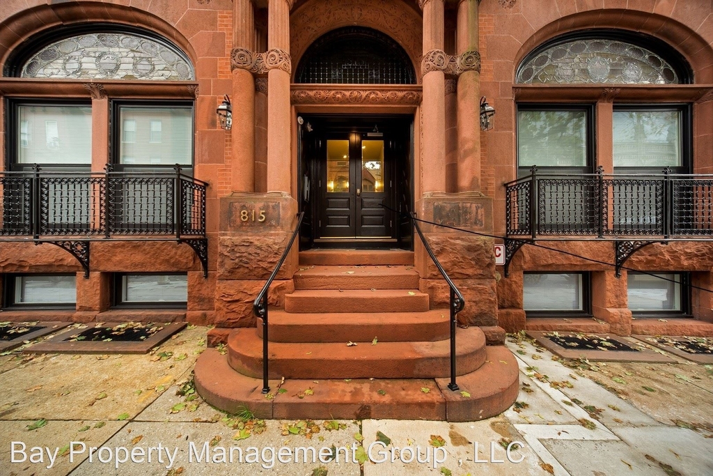 815 Park Ave - Photo 1