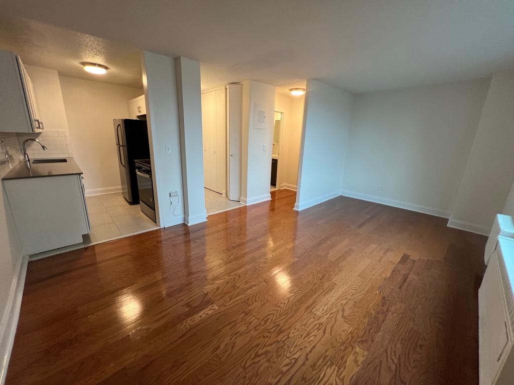 3333 Broadway - Photo 2