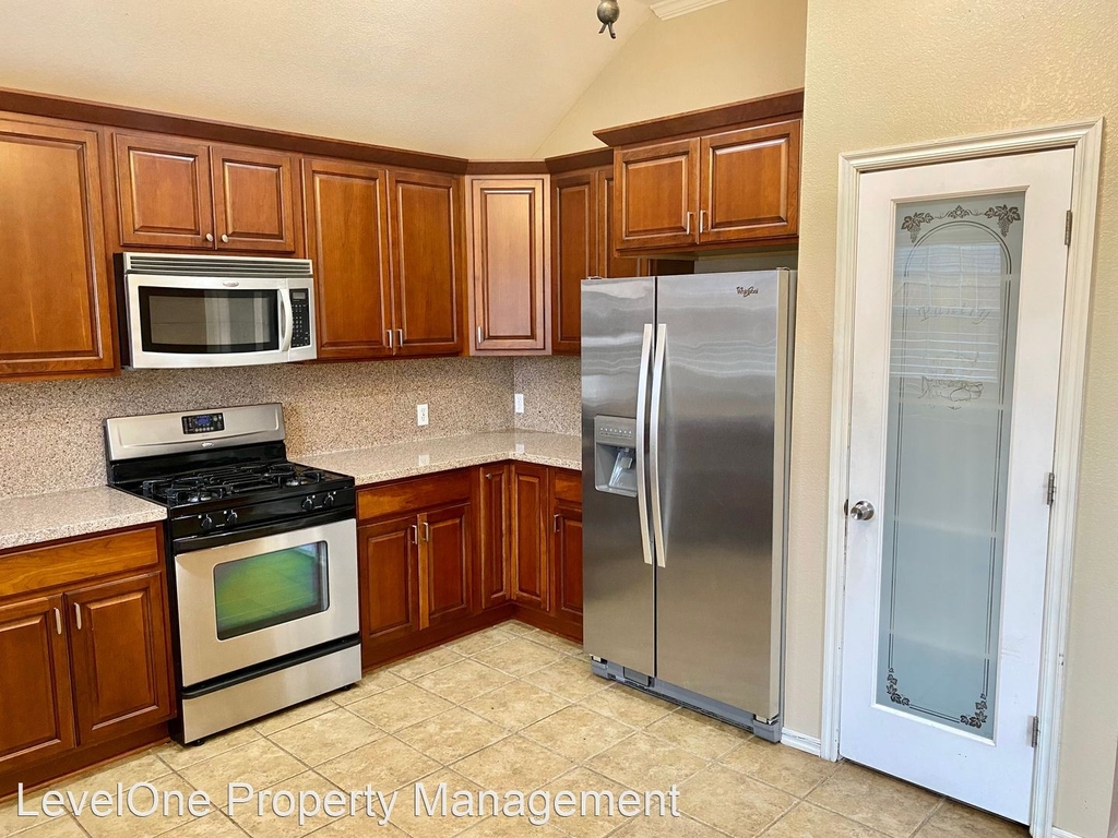 1100 Sw 129th Street - Photo 4