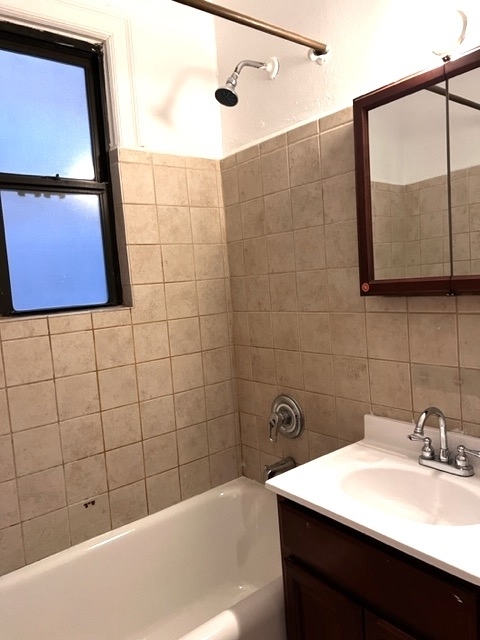 425 West 57th Street - Photo 4