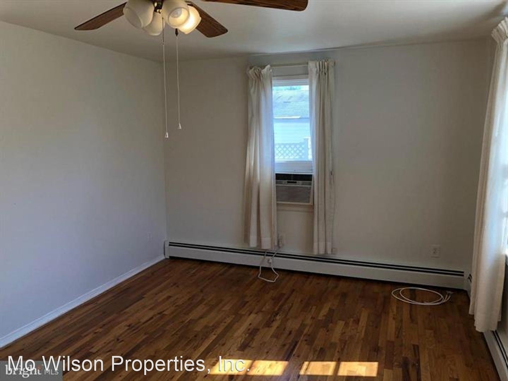 1114 Burton Street - Photo 2