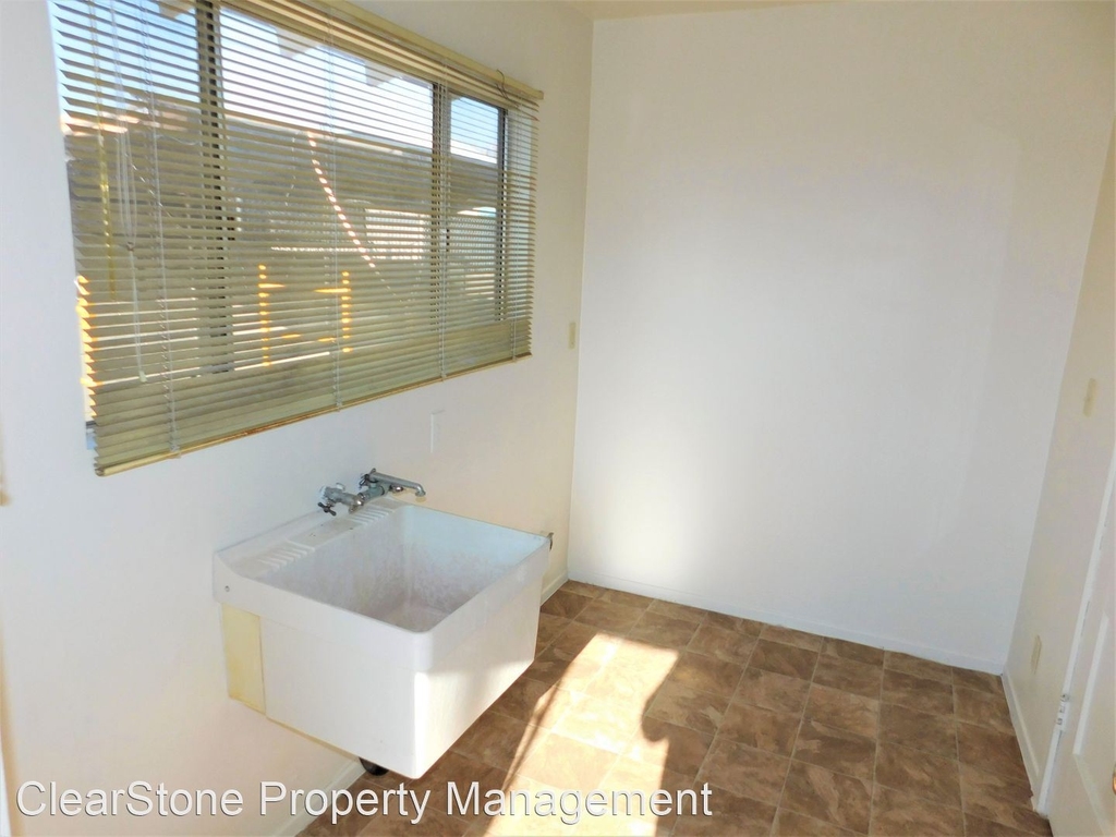 1010 De Garmo St. - Photo 4